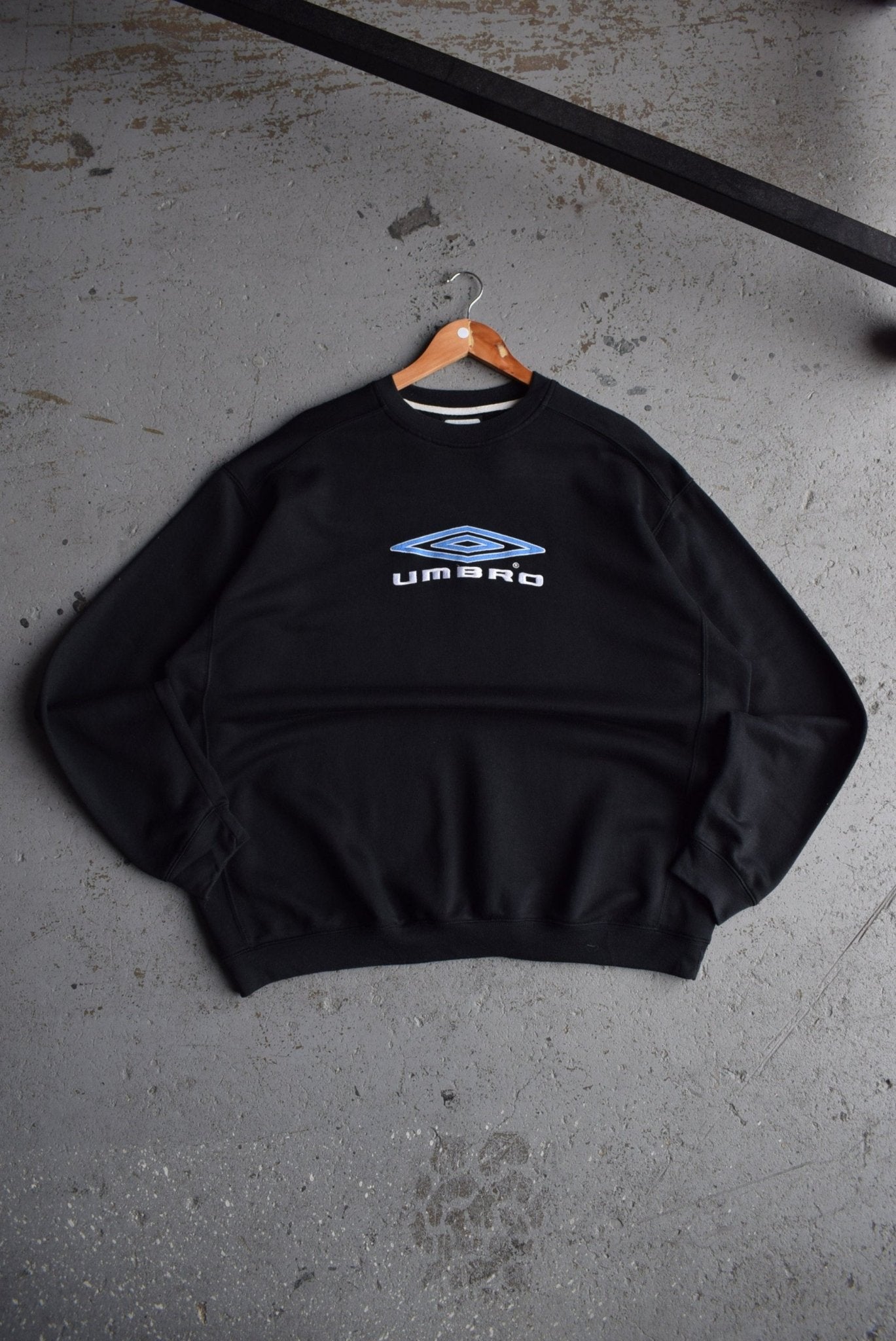 Vintage Umbro Embroidered Spellout Crewneck (XXL) - Retrospective Store