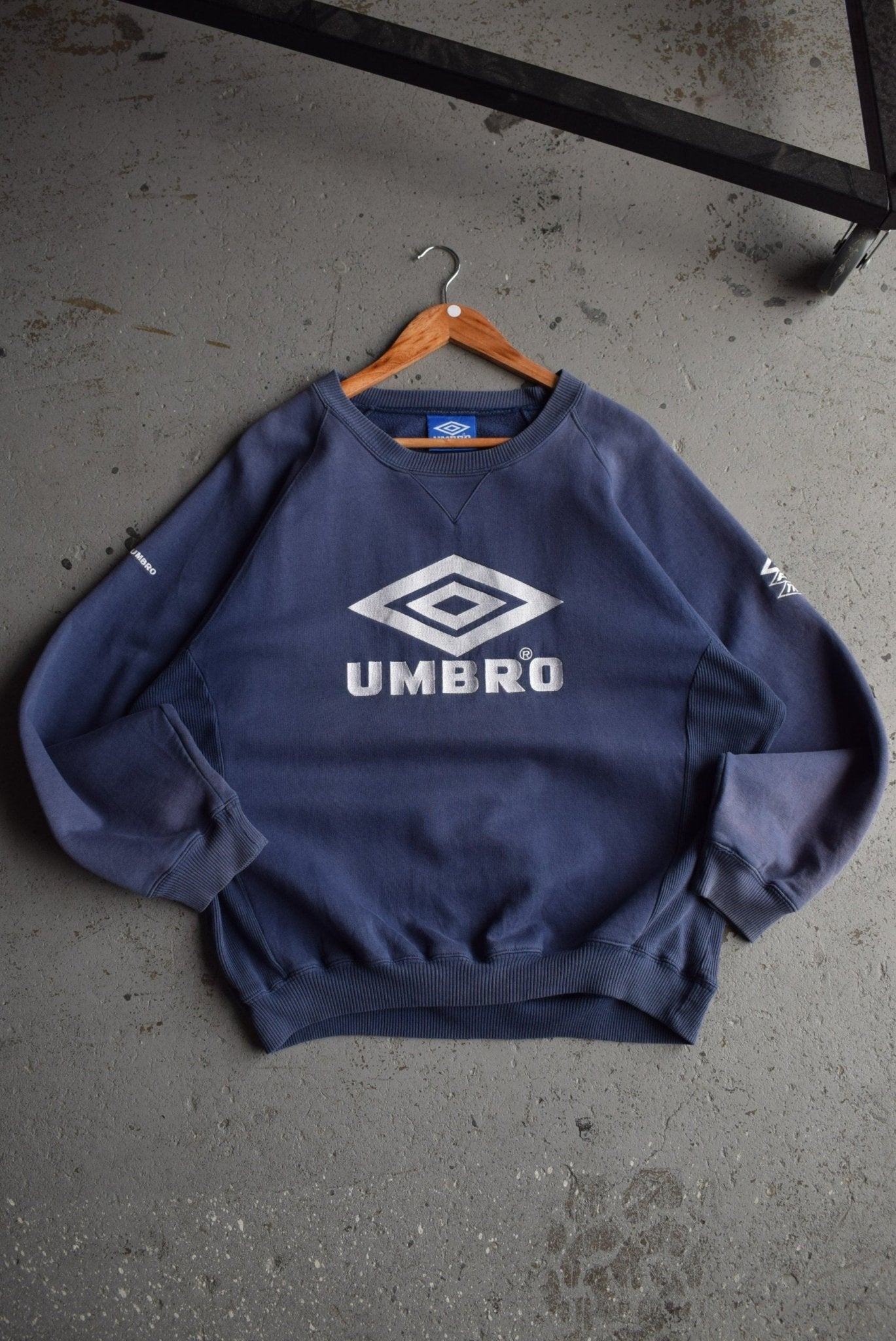 Vintage Umbro Pro Training Embroidered Spellout Crewneck (L) - Retrospective Store