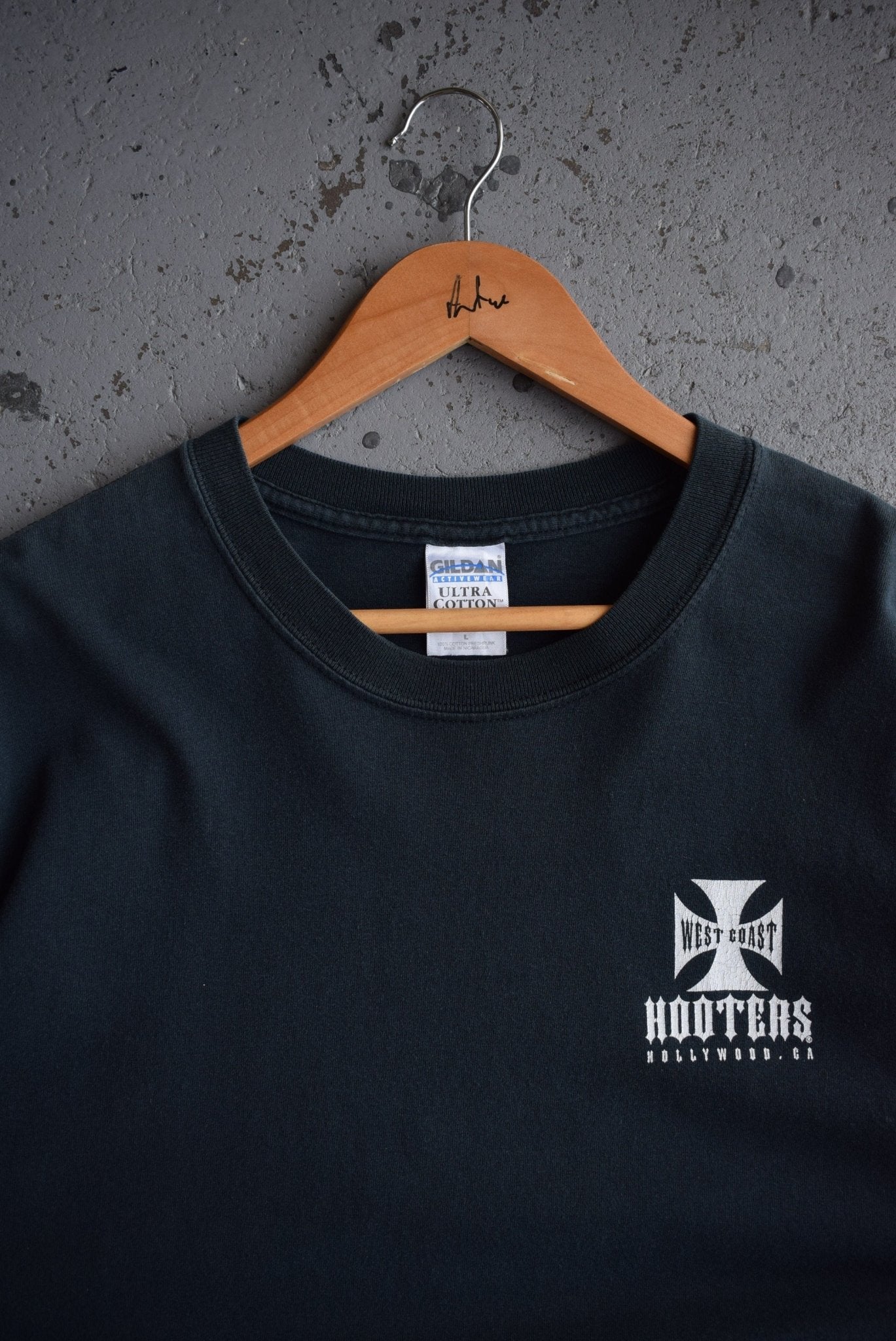 Vintage West Coast Hooters Hollywood Tee (L) - Retrospective Store
