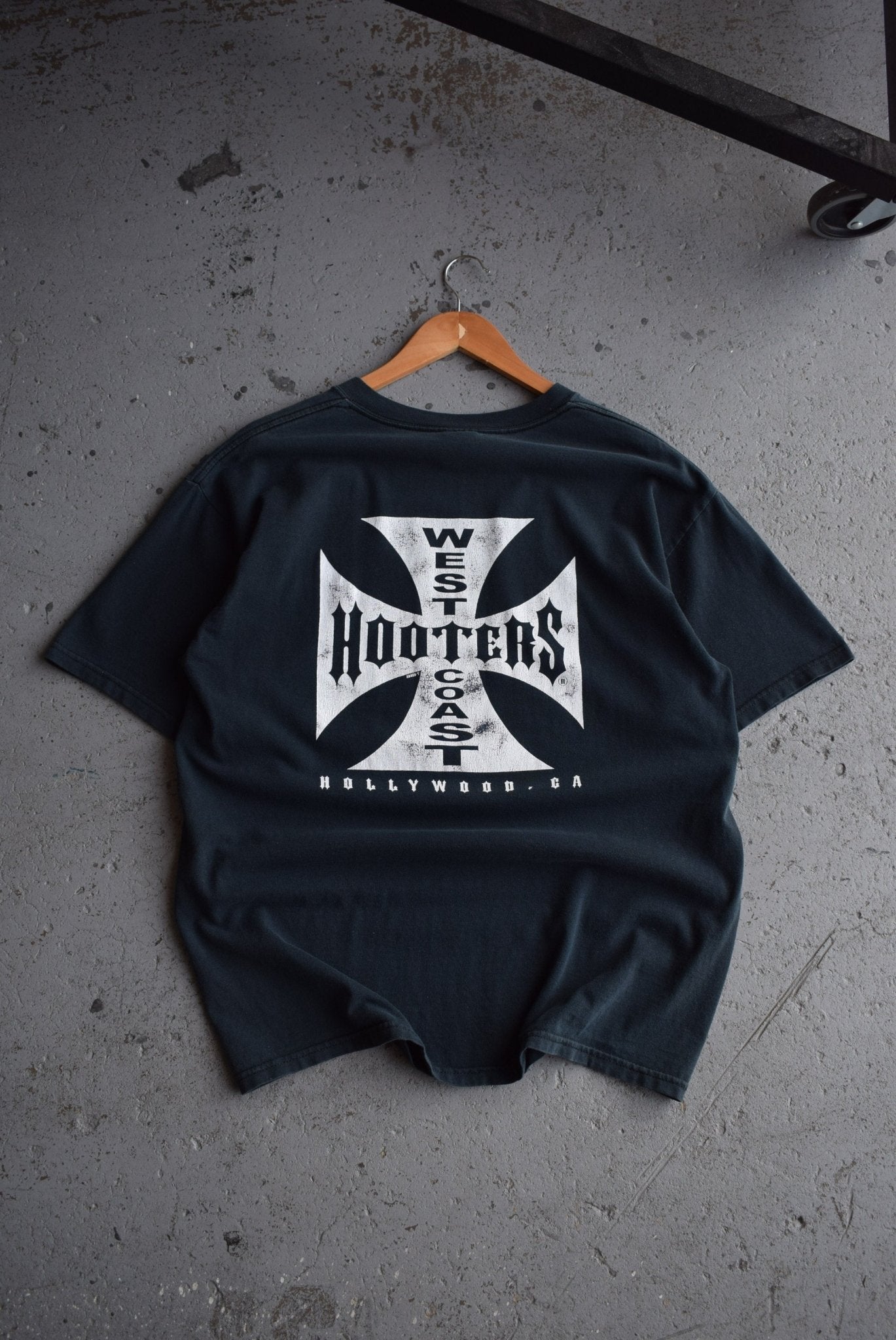 Vintage West Coast Hooters Hollywood Tee (L) - Retrospective Store