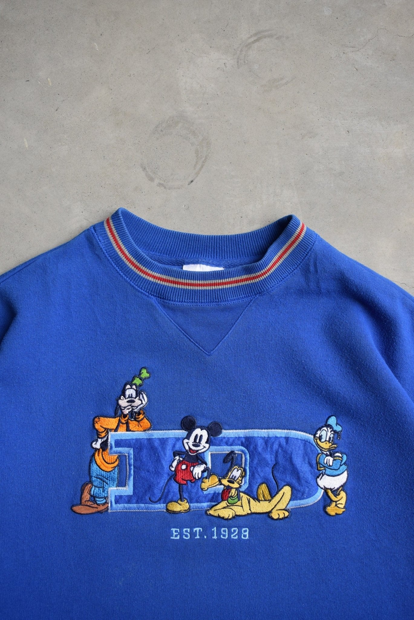 Walt Disney World Blue Embroidered Crewneck — 2000s (L) - Retrospective Store