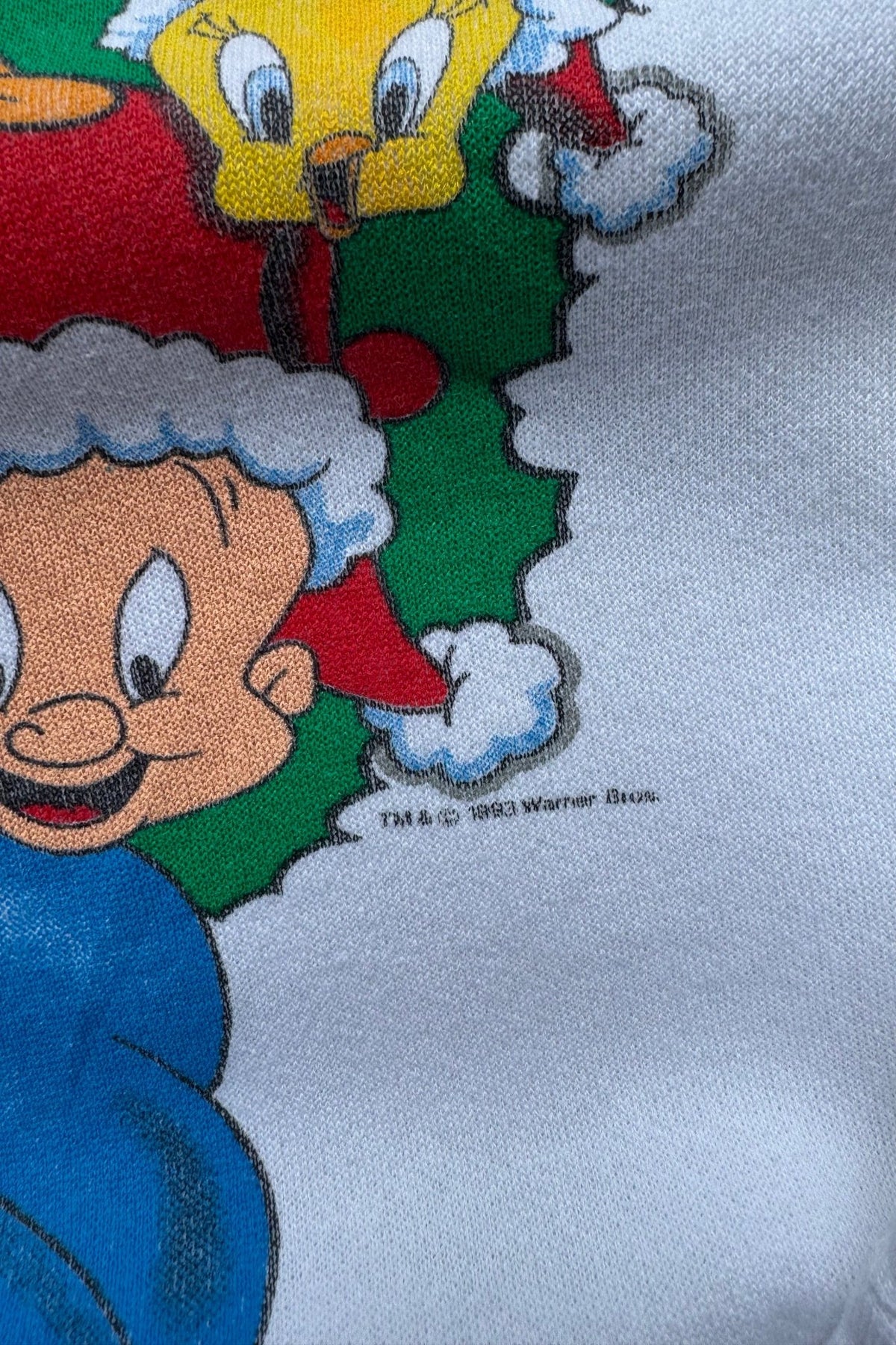 Warner Bros. Christmas White Graphic Crewneck — 1993 (M) - Retrospective Store
