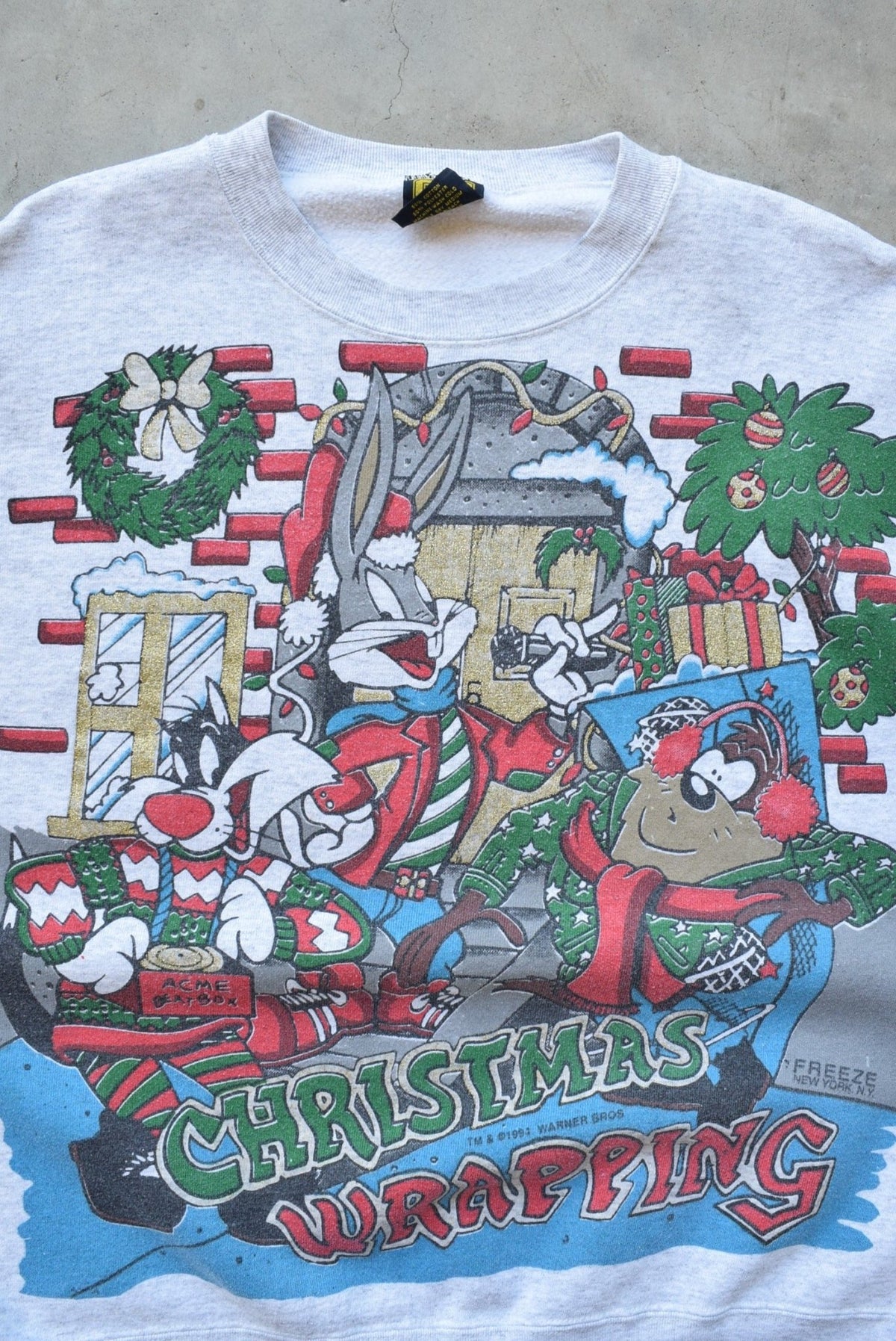 Warner Bros. 'Christmas Wrapping' Grey Graphic Crewneck — 1991 (L) - Retrospective Store