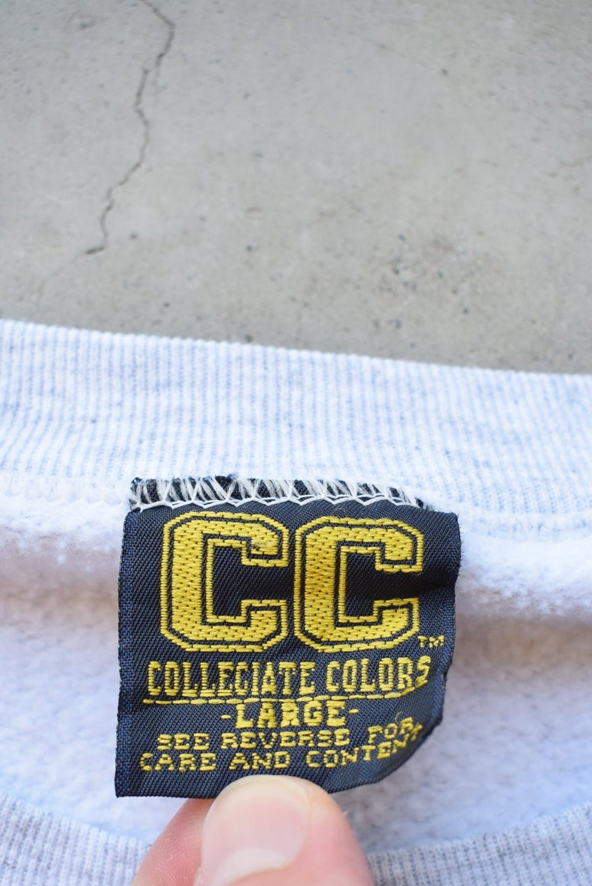 Warner Bros. 'Christmas Wrapping' Grey Graphic Crewneck — 1991 (L) - Retrospective Store
