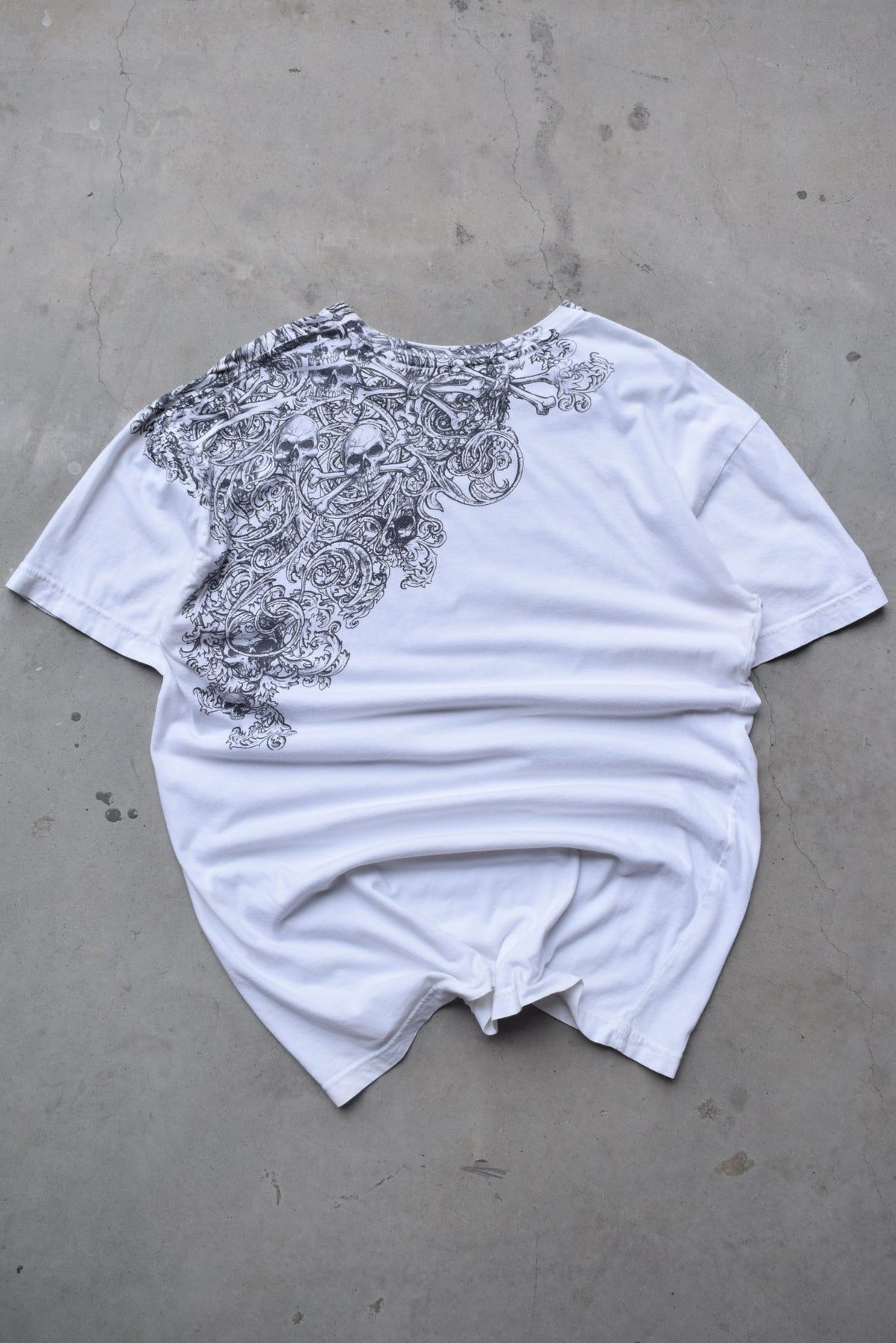 Xtreme Couture White Graphic Tee — 2000s (XL) - Retrospective Store