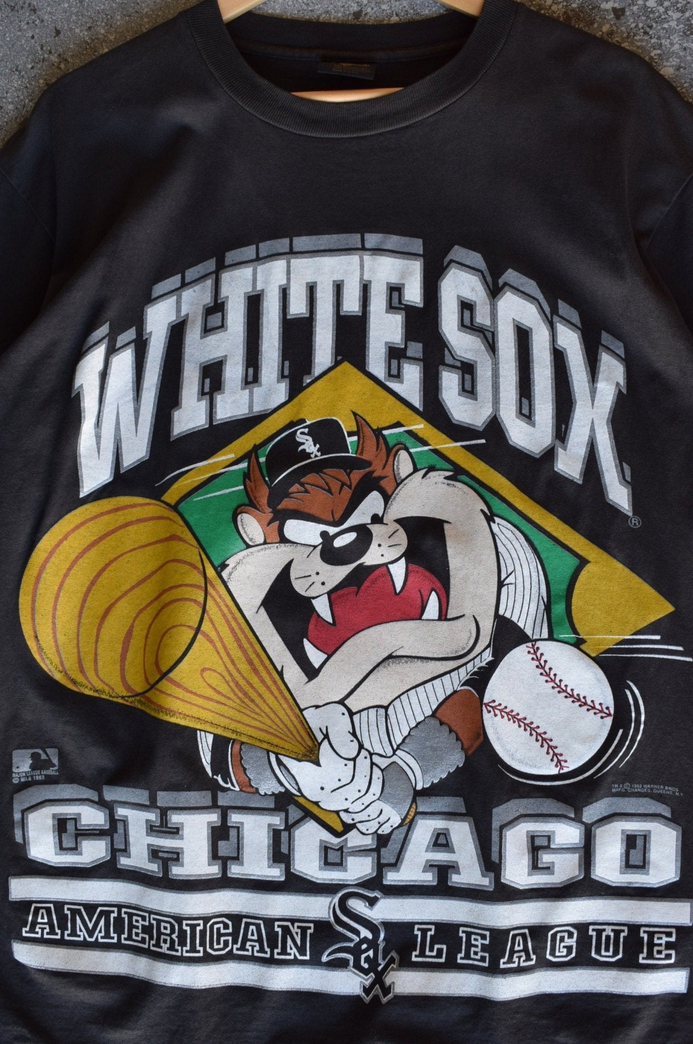 Vintage 1993 Warner Bros. Taz x MLB Chicago White Sox Tee (XL) - Retrospective Store