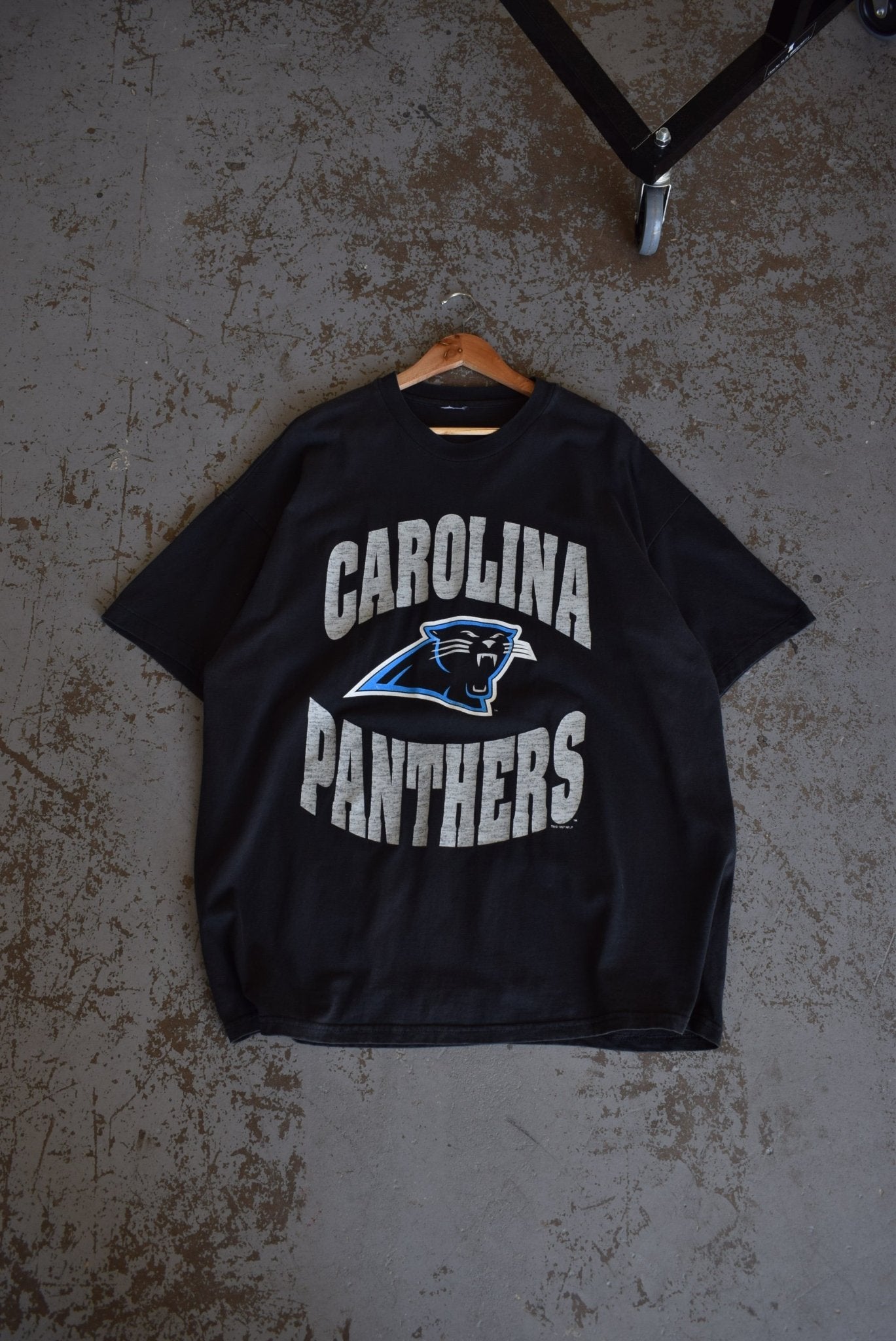 Vintage 1997 NFL Carolina Panthers Tee (XXL) - Retrospective Store