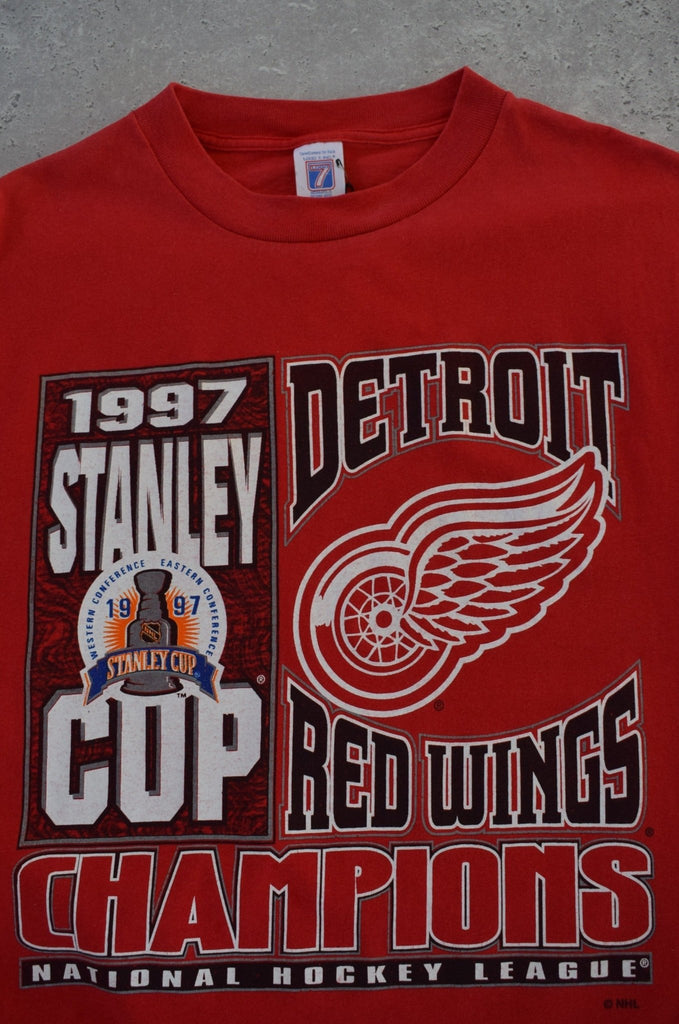 Vintage 1997 NHL Detroit Red Wings Stanley Cup Champions Tank (L) - Retrospective Store