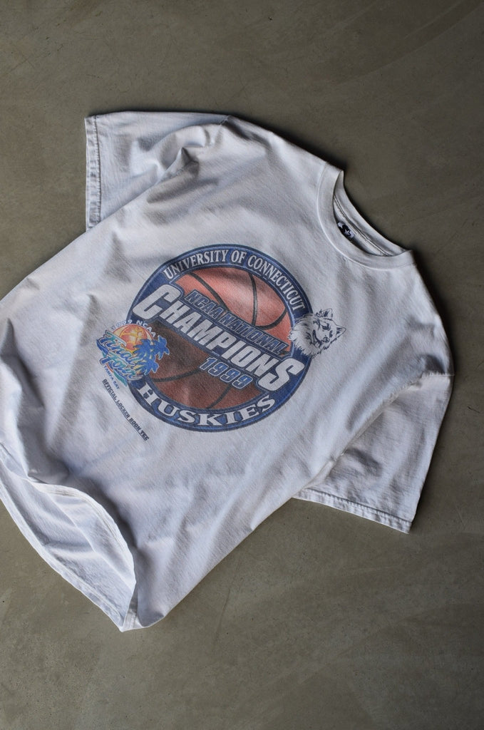Vintage 1999 Starter x Huskies NCAA National Champions Tee (XXL) - Retrospective Store