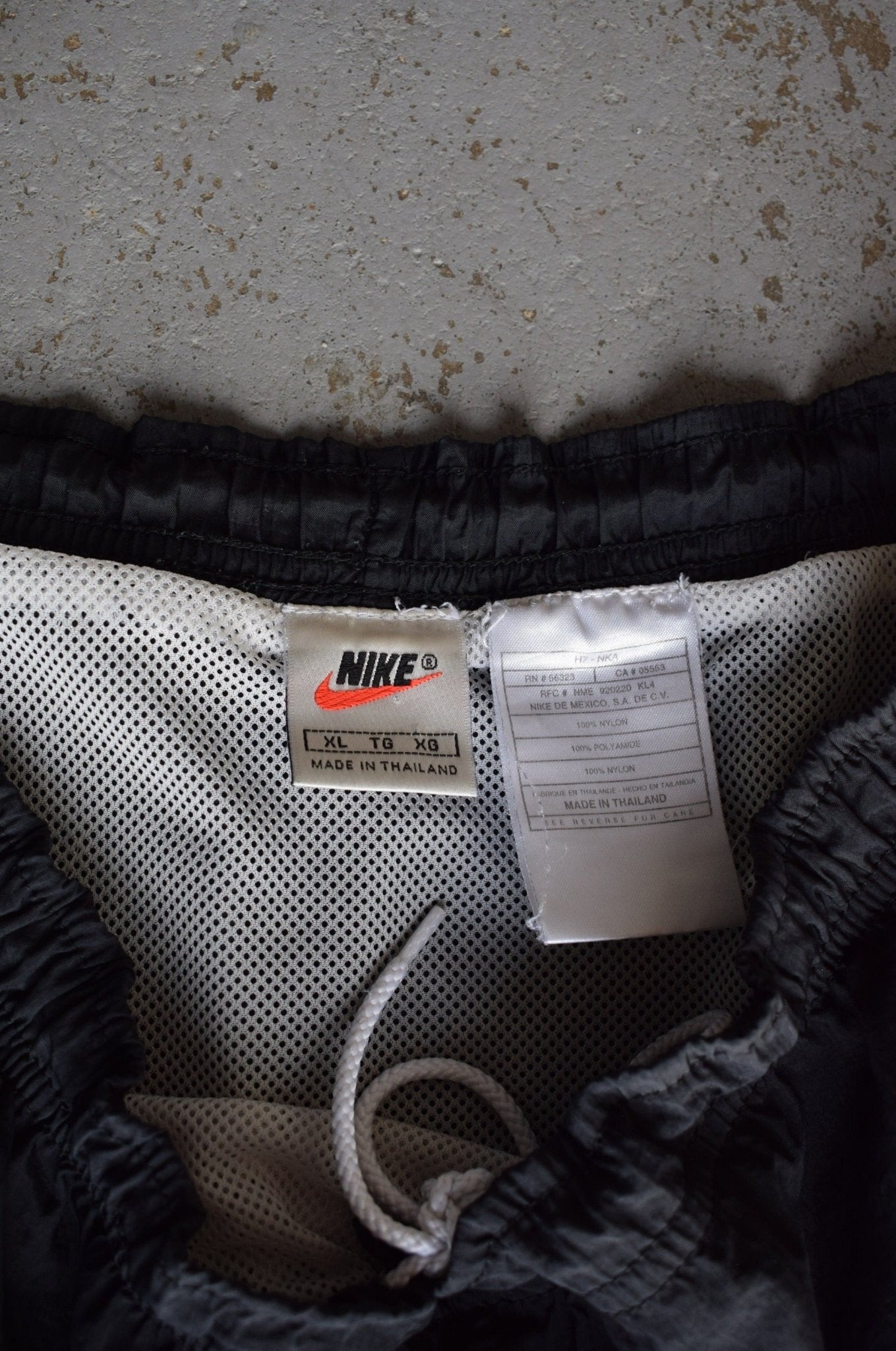 Vintage 90s Nike Shorts (XL) - Retrospective Store