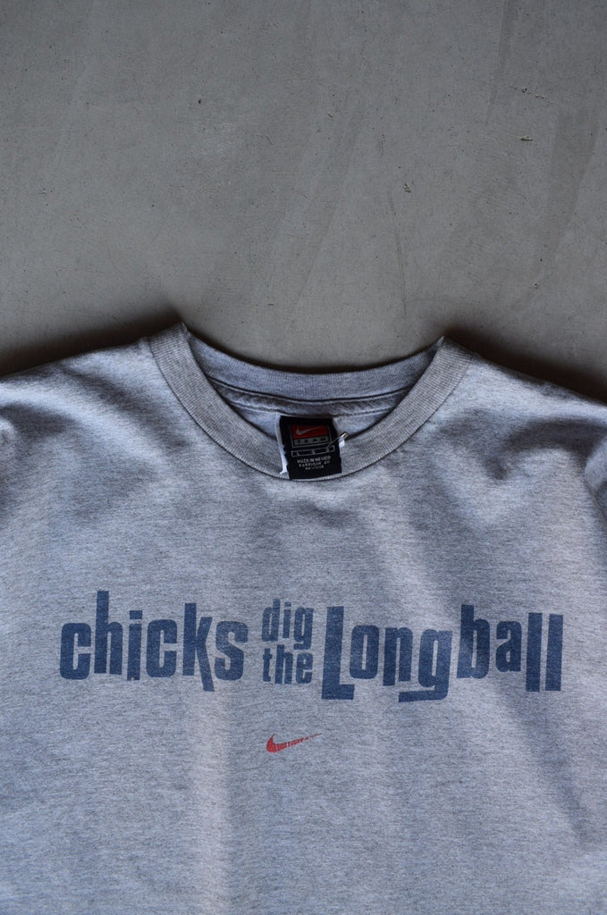 Vintage 90s Nike x Oakland Athletics 'Chicks Dig the Long Ball' Tee (L) - Retrospective Store