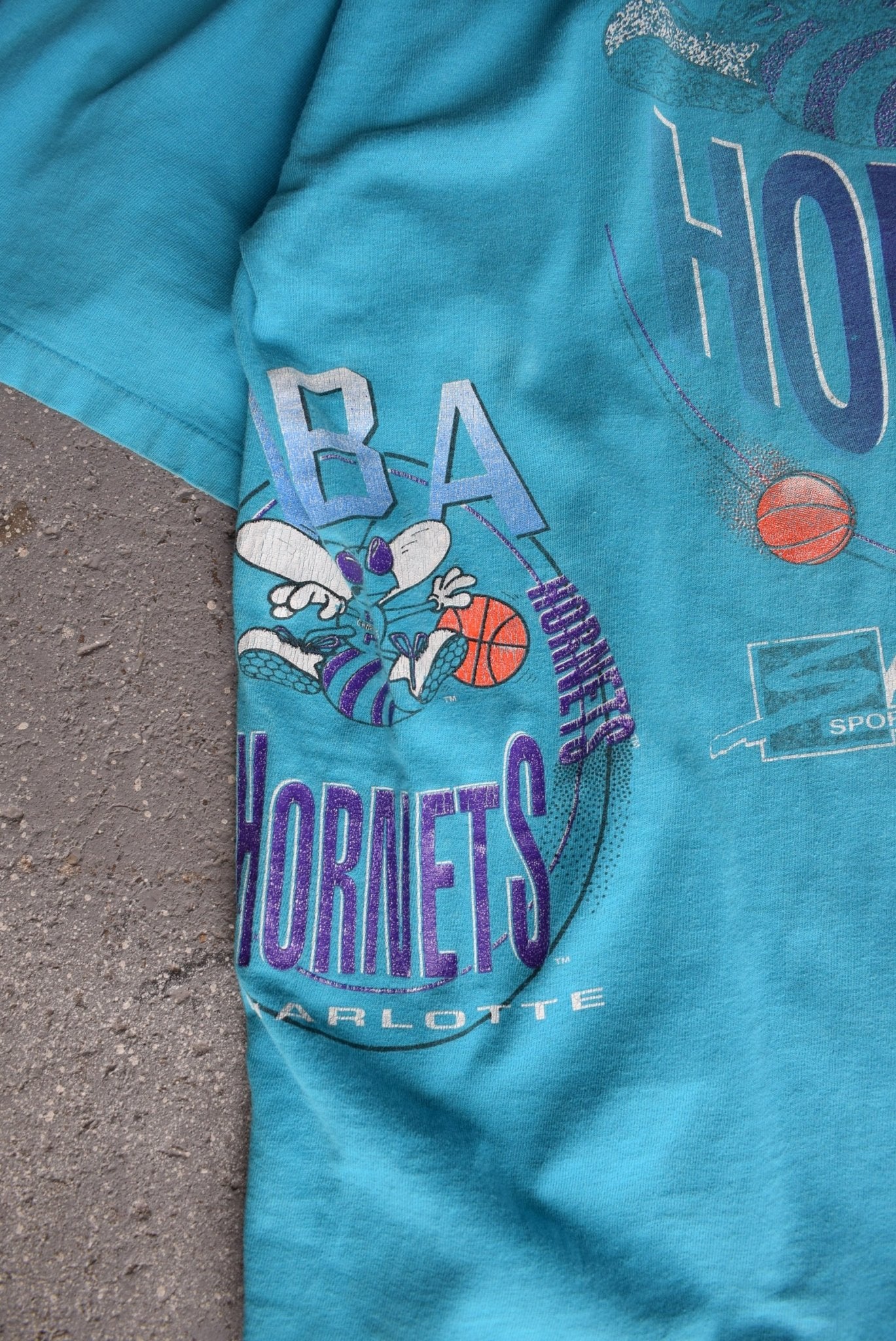 Vintage 90s Salem Sports x NBA Charlotte Hornets All Over Print Tee (XXL) - Retrospective Store