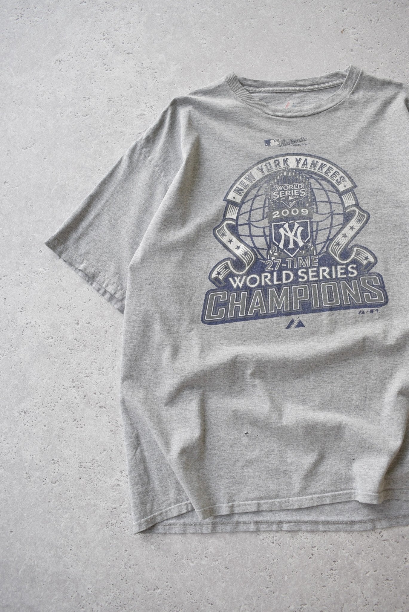Vintage MLB New York Yankees World Series Champions Tee (XL) - Retrospective Store