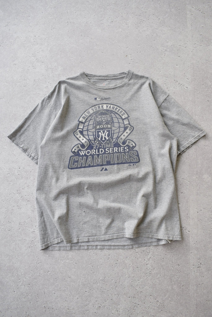 Vintage MLB New York Yankees World Series Champions Tee (XL) - Retrospective Store