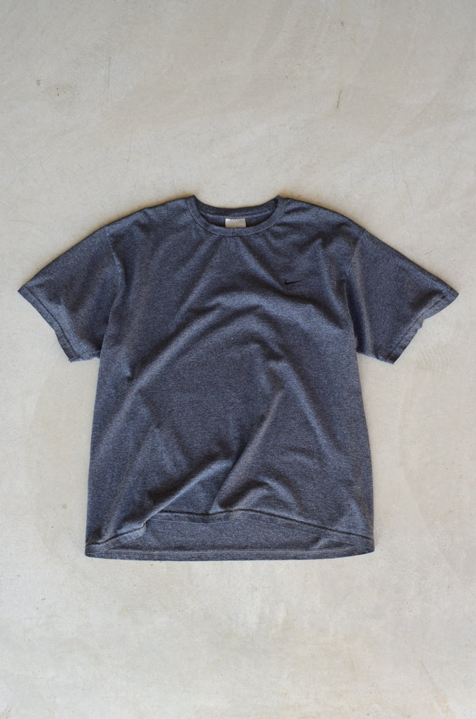 Vintage Nike Classic Logo Tee (L) - Retrospective Store