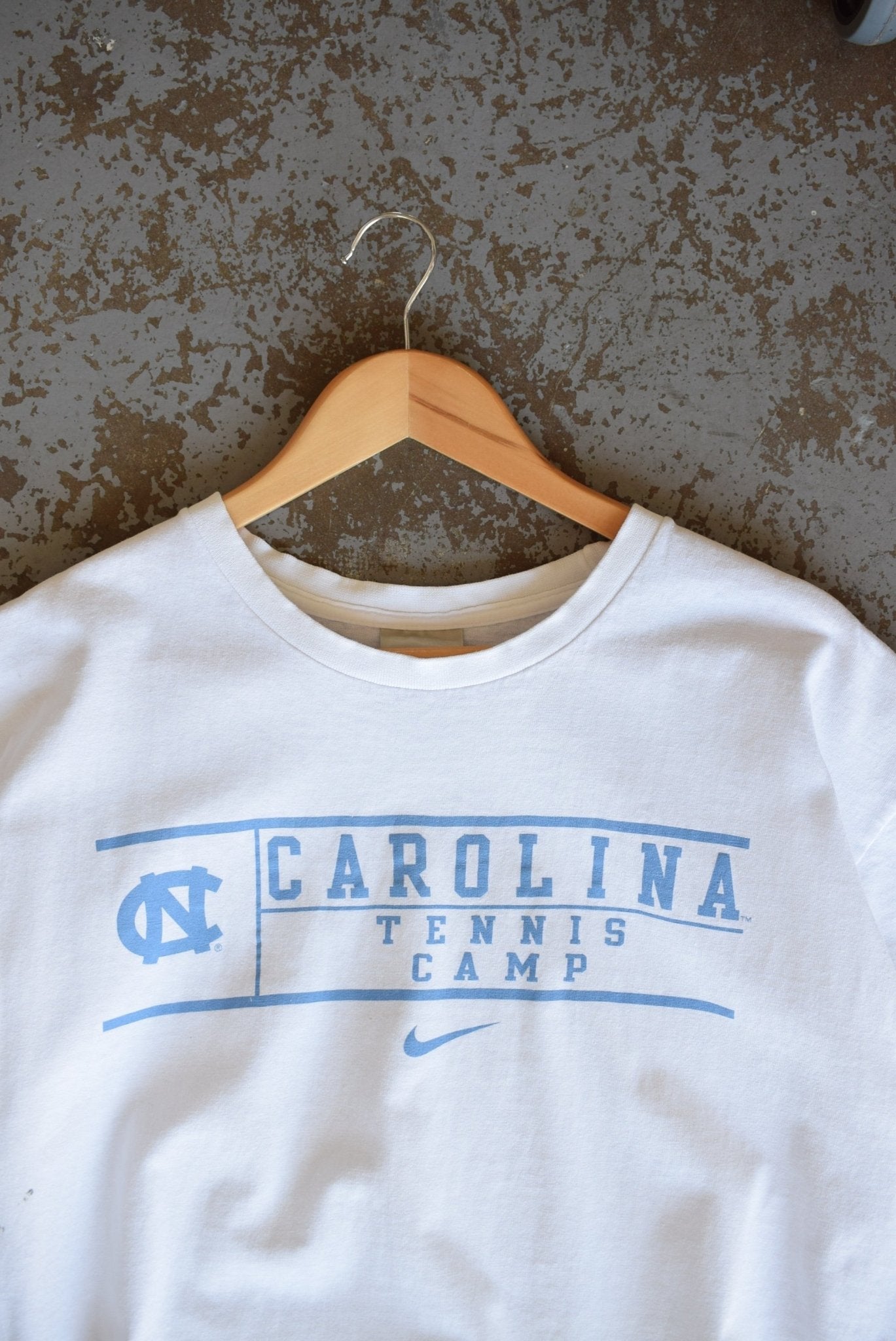 Vintage Nike x University of North Carolina Tennis Camp Tee (M) - Retrospective Store