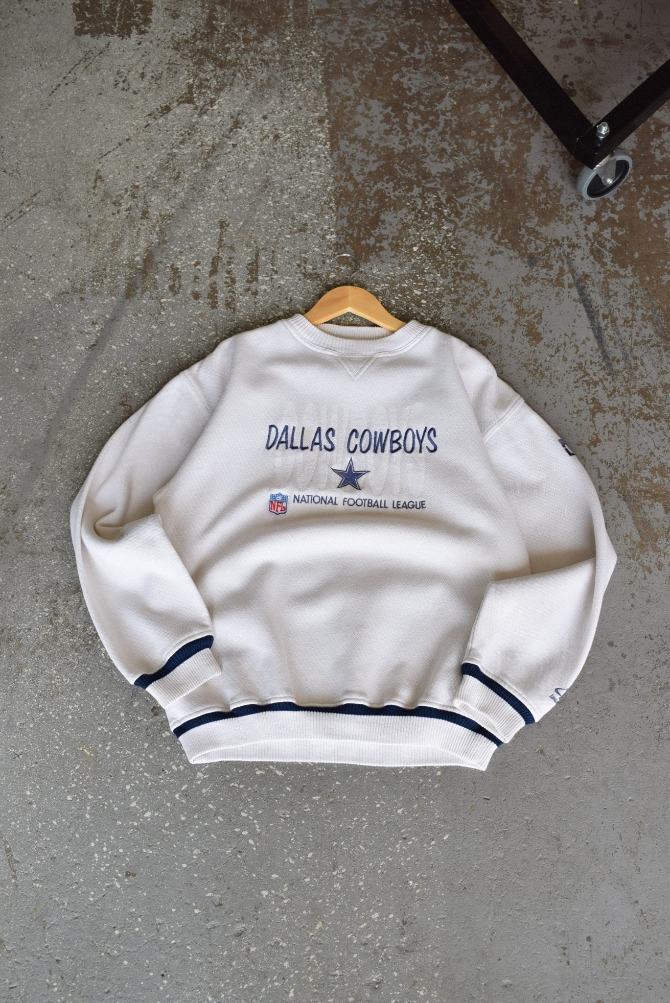 Vintage Pro-Line NFL Dallas Cowboys Embroidered Crewneck (L) - Retrospective Store