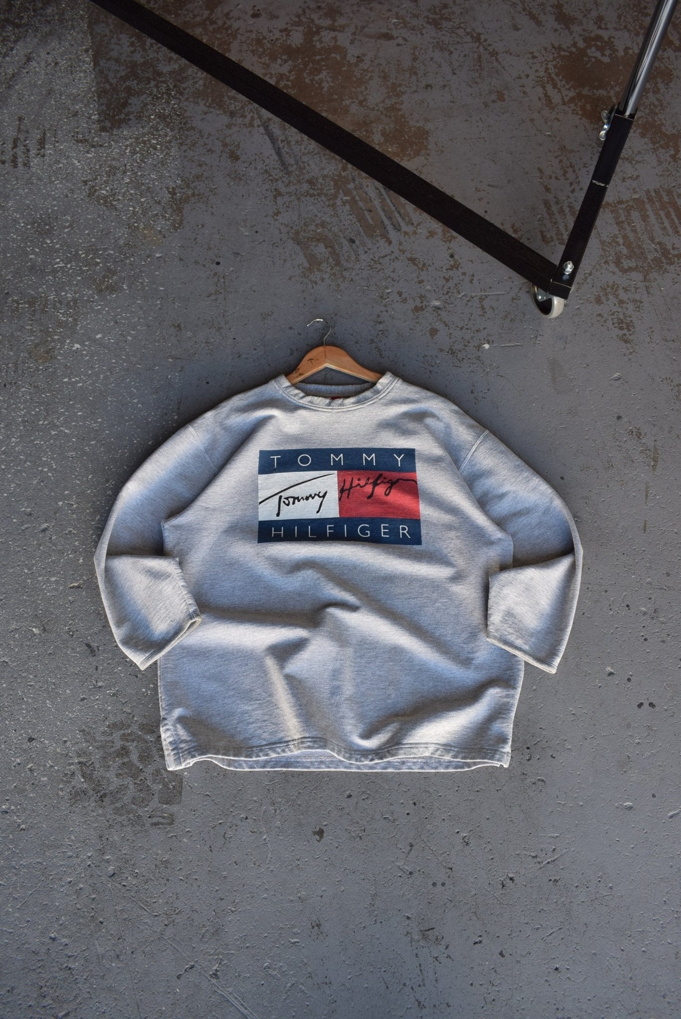 Vintage tommy hilfiger crewneck on sale