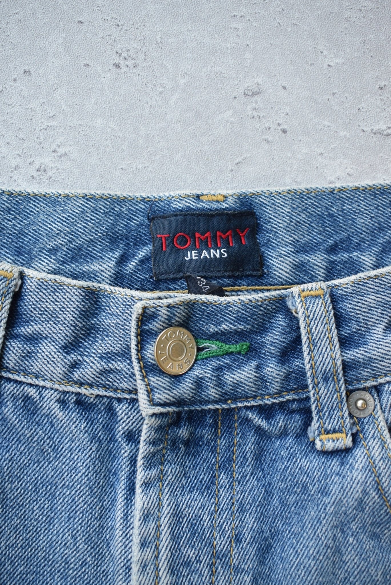 Vintage Tommy Hilfiger Jeans Jorts (W30) - Retrospective Store